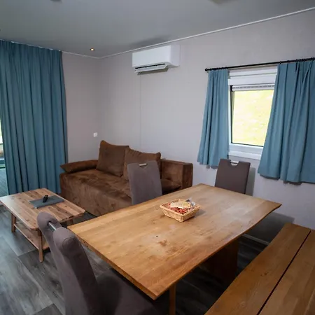 Κάμπινγκ Chaletpark Petzen 3*