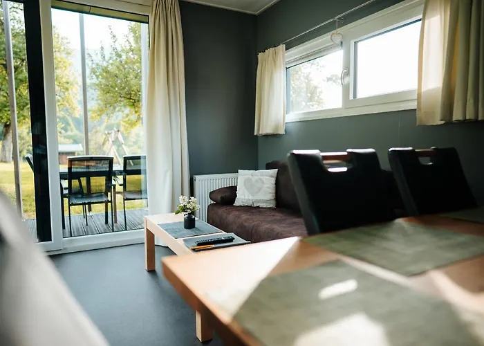 Chaletpark Petzen אתר קמפינג Feistritz ob Bleiburg