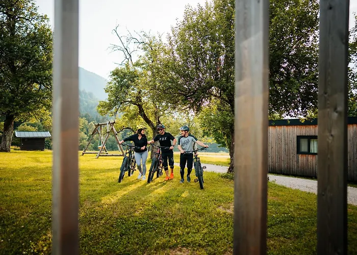 Chaletpark Petzen אתר קמפינג Feistritz ob Bleiburg
